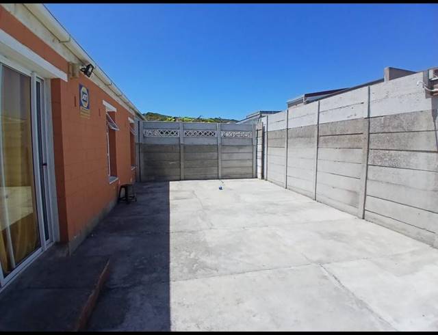 3 BEDROOM HOUSE FOR SALE IN ROCKLANDS